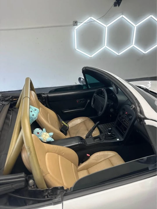 1995 Mazda NA MX-5 Miata - Image 5 of 10