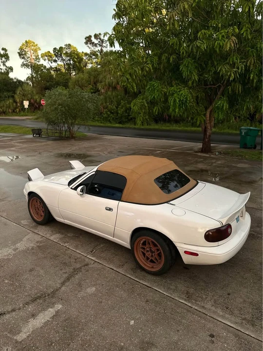 1995 Mazda NA MX-5 Miata - Image 7 of 10