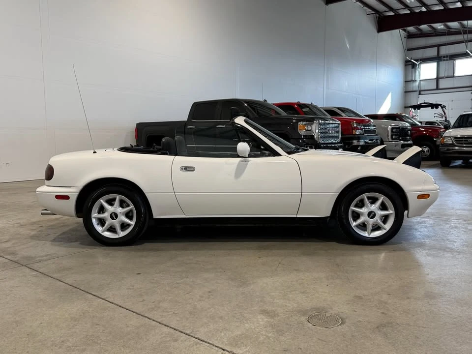 1995 Mazda NA MX-5 Miata - Image 12 of 15