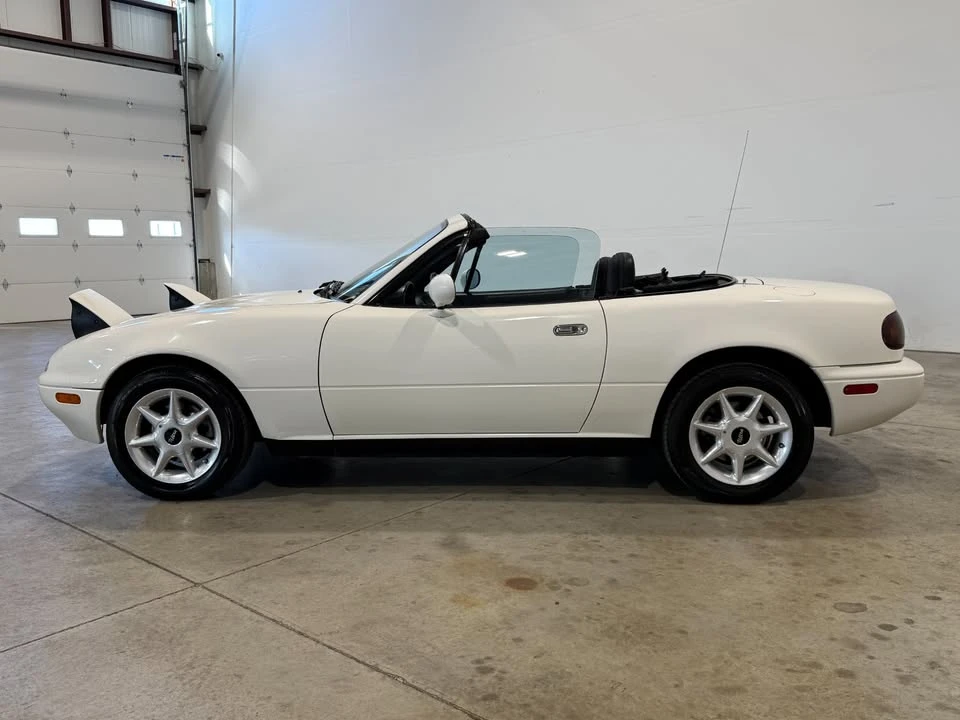 1995 Mazda NA MX-5 Miata - Image 14 of 15