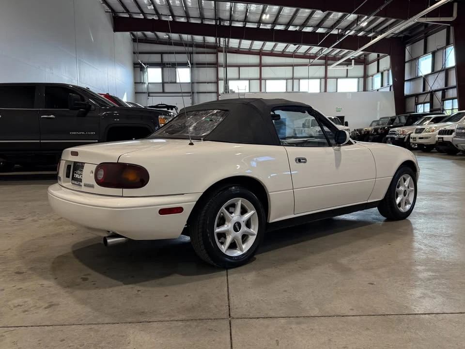 1995 Mazda NA MX-5 Miata - Image 5 of 15