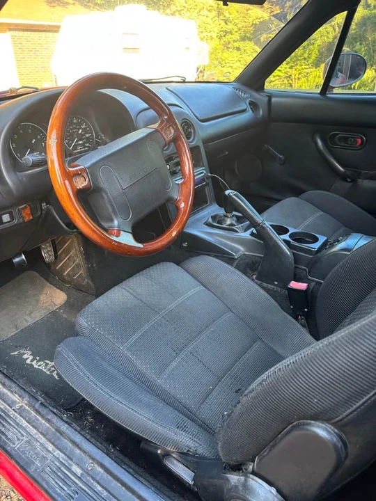 1995 Mazda NA MX-5 Miata - Image 8 of 10