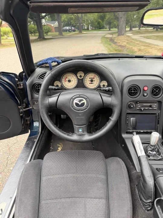 1995 Mazda NA MX-5 Miata - Image 11 of 20
