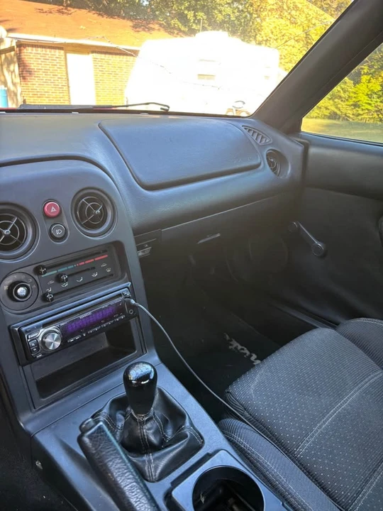 1995 Mazda NA MX-5 Miata - Image 9 of 10