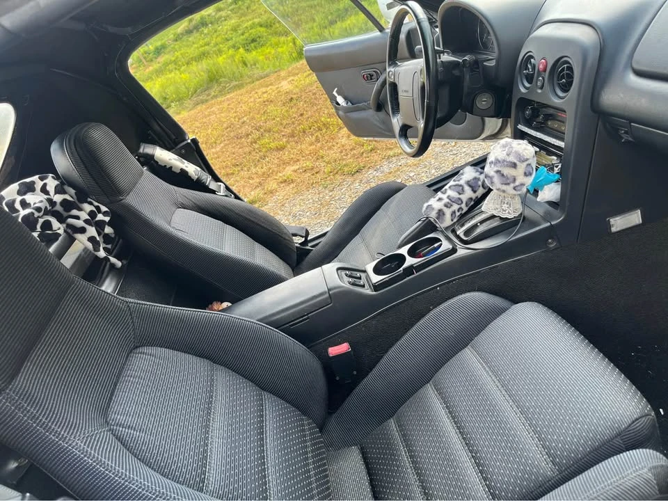1995 Mazda NA MX-5 Miata - Image 9 of 11