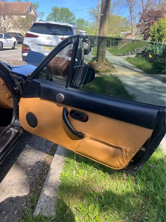 1995 Mazda NA MX-5 Miata - Image 6 of 8