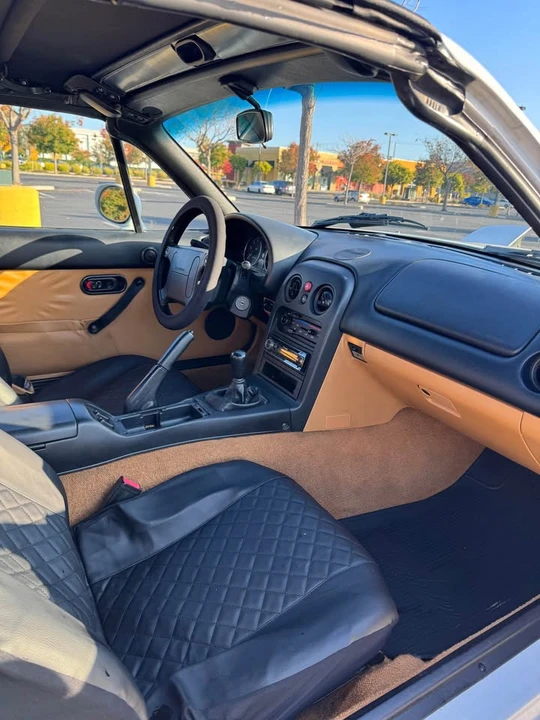 1995 Mazda NA MX-5 Miata - Image 7 of 10