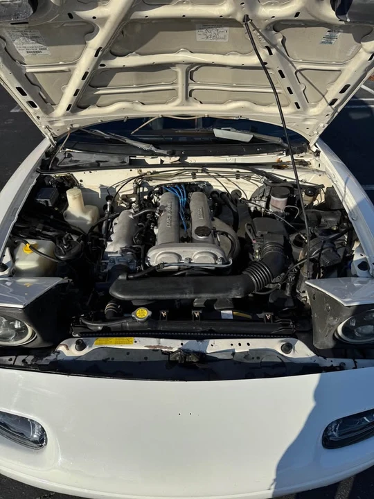 1995 Mazda NA MX-5 Miata - Image 6 of 10