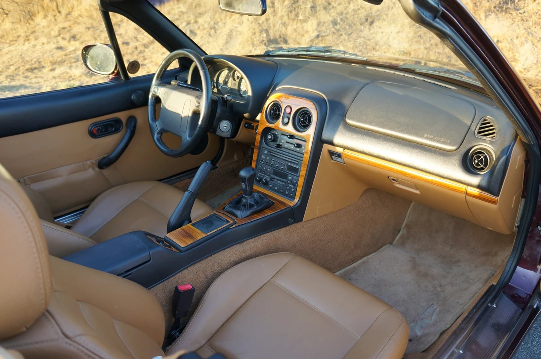 1995 Mazda NA MX-5 Miata - Image 14 of 31