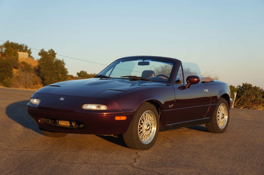 1995 Mazda NA MX-5 Miata - Image 2 of 31