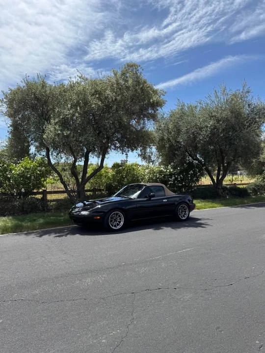 1995 Mazda NA MX-5 Miata - Image 2 of 19