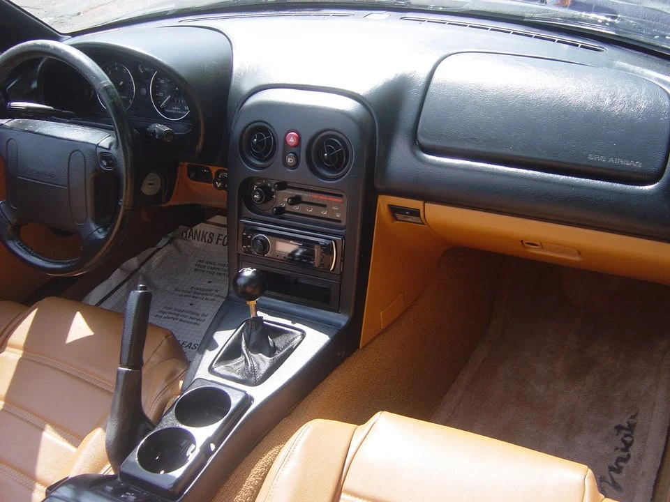 1995 Mazda NA MX-5 Miata - Image 11 of 18