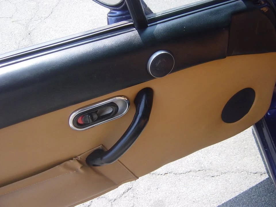 1995 Mazda NA MX-5 Miata - Image 14 of 18