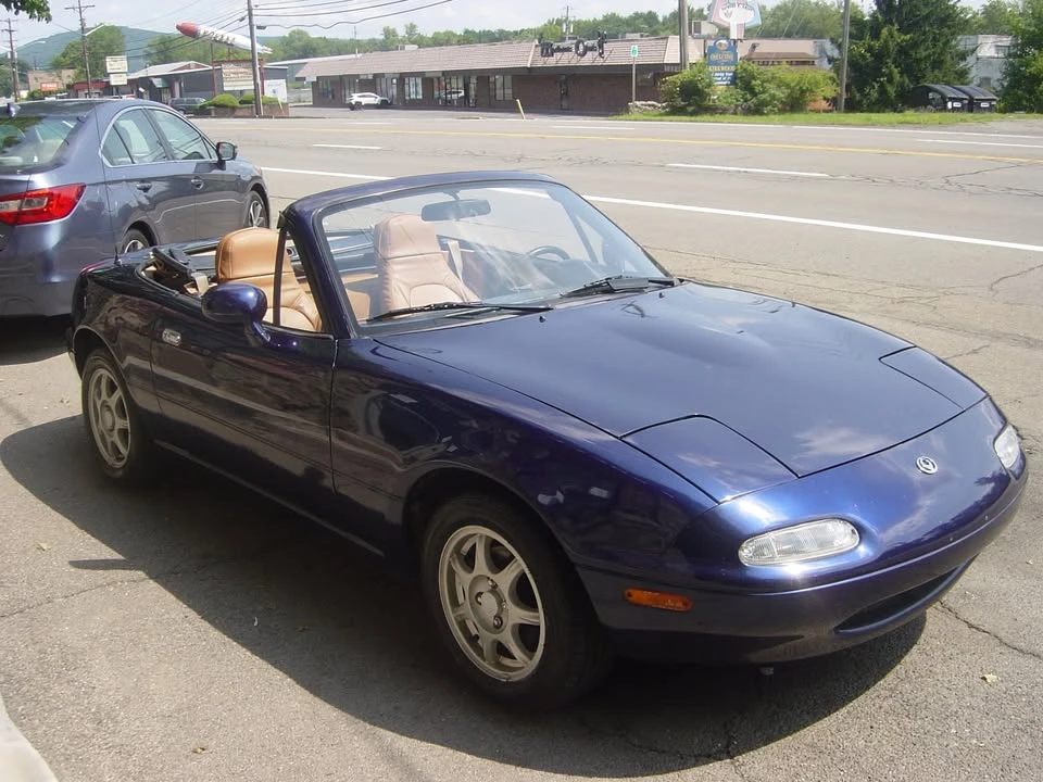 1995 Mazda NA MX-5 Miata - Image 8 of 18