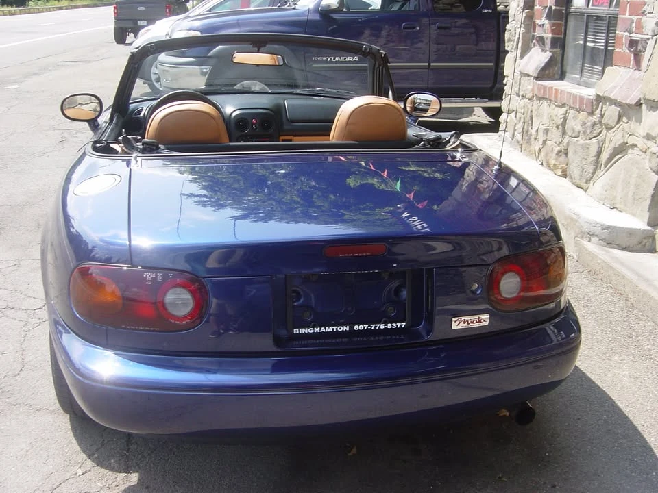 1995 Mazda NA MX-5 Miata - Image 5 of 18