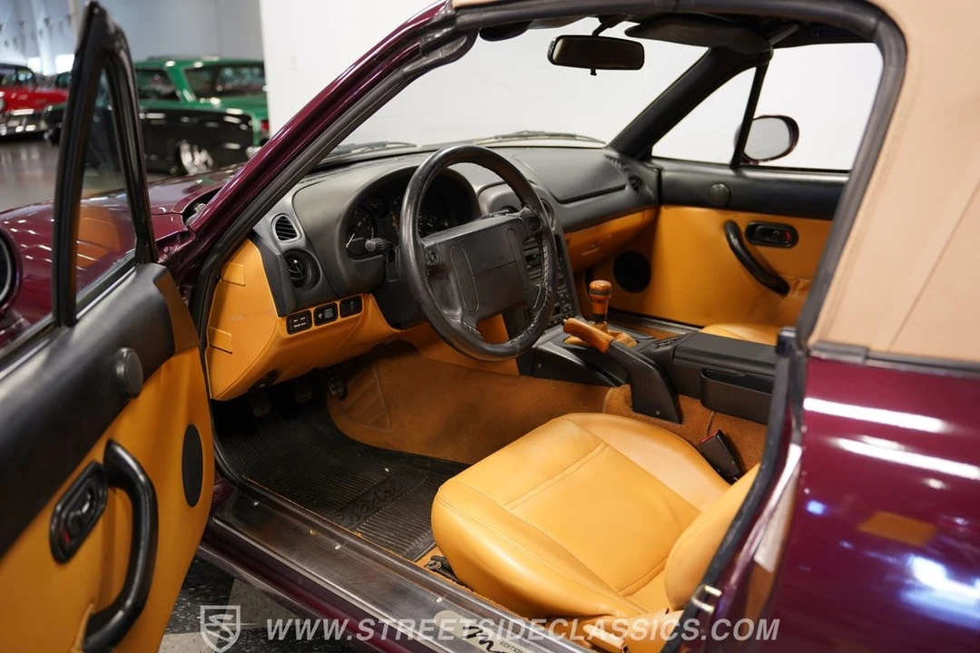 1995 Mazda NA MX-5 Miata - Image 4 of 12
