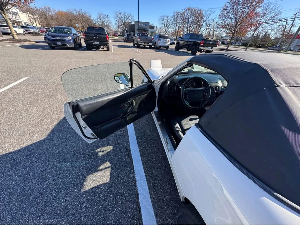 1995 Mazda NA MX-5 Miata - Image 3 of 10