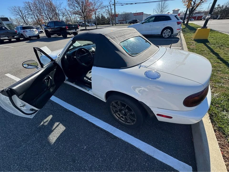 1995 Mazda NA MX-5 Miata - Image 2 of 10