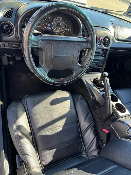 1995 Mazda NA MX-5 Miata - Image 9 of 10