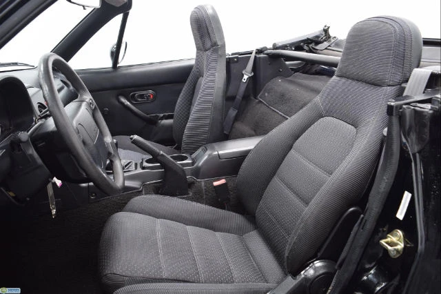 1995 Mazda NA MX-5 Miata - Image 15 of 31