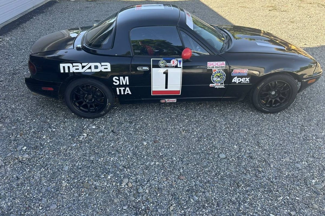 1995 Mazda NA MX-5 Miata - Image 2 of 10