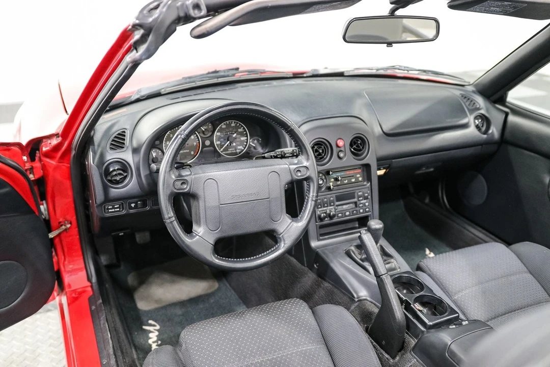 1995 Mazda NA MX-5 Miata - Image 14 of 31