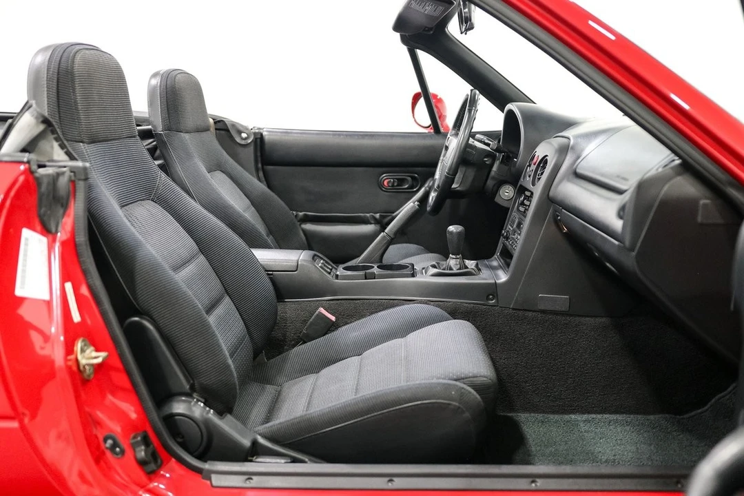 1995 Mazda NA MX-5 Miata - Image 18 of 31