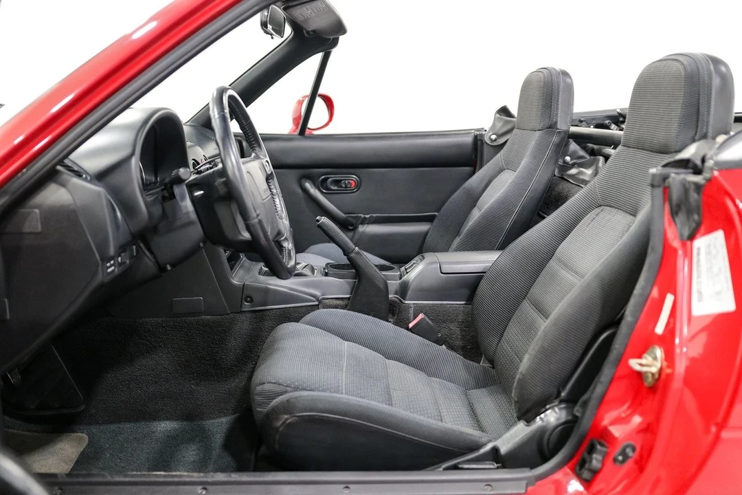 1995 Mazda NA MX-5 Miata - Image 15 of 31