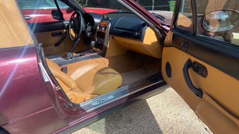 1995 Mazda NA MX-5 Miata - Image 9 of 14