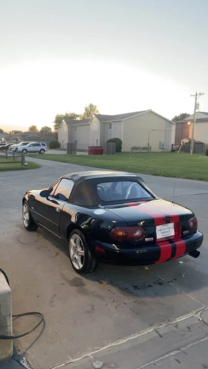 1995 Mazda NA MX-5 Miata - Image 5 of 8