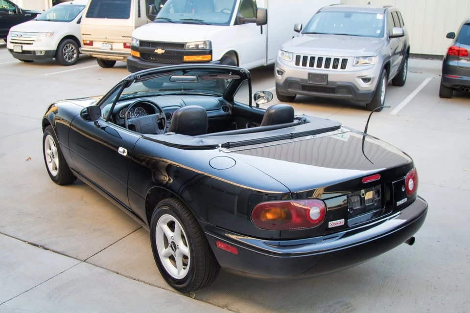 1995 Mazda NA MX-5 Miata - Image 9 of 17