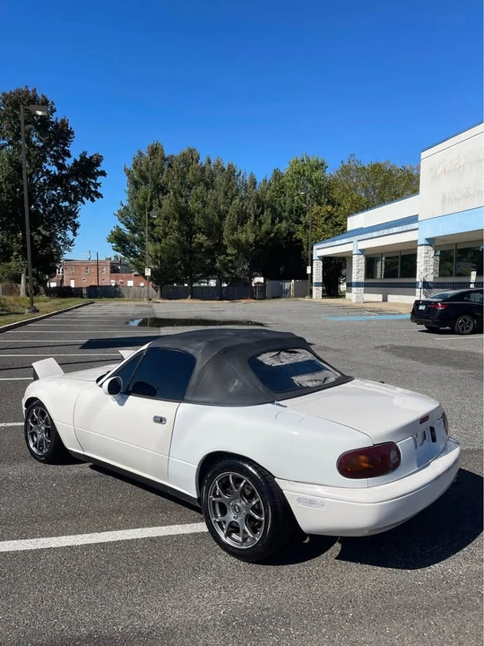1995 Mazda NA MX-5 Miata - Image 4 of 8