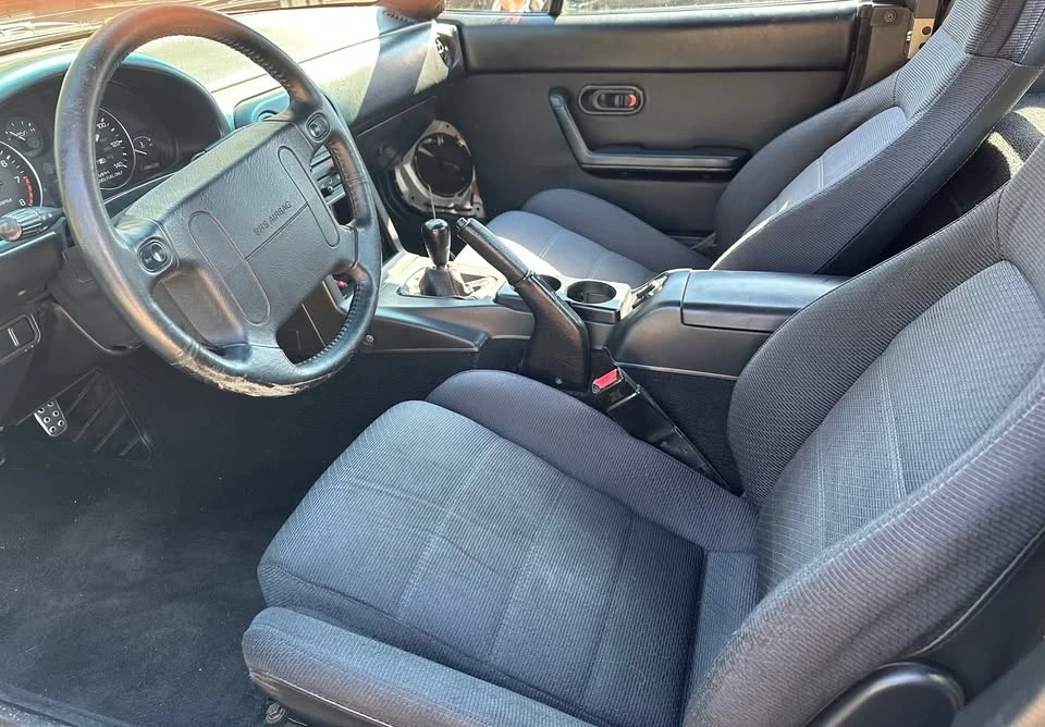1995 Mazda NA MX-5 Miata - Image 2 of 3