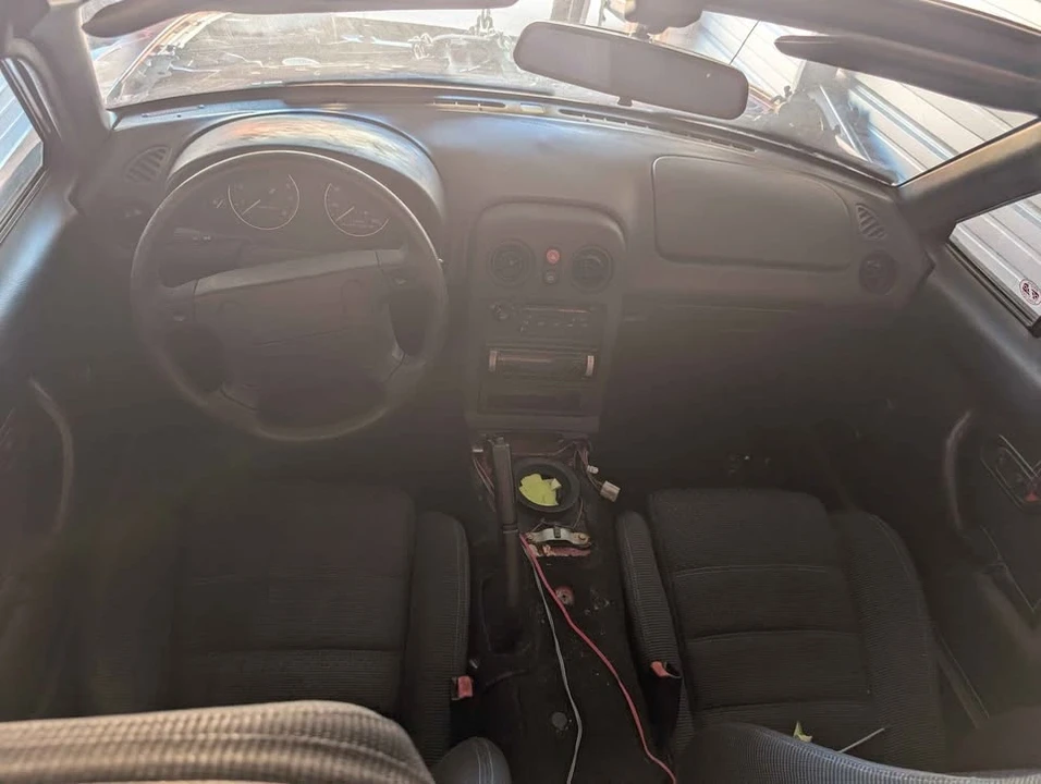 1995 Mazda NA MX-5 Miata - Image 6 of 8