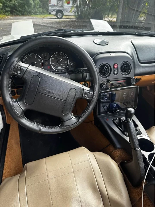 1995 Mazda NA MX-5 Miata - Image 5 of 8
