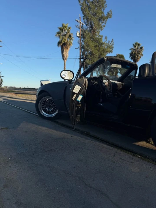 1995 Mazda NA MX-5 Miata - Image 5 of 7