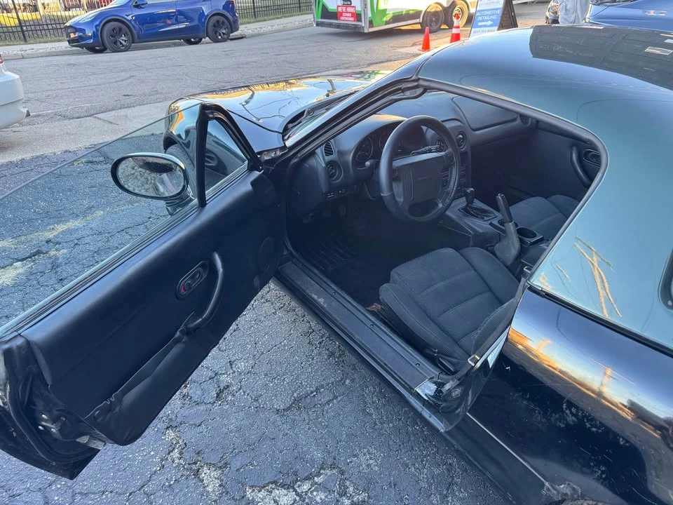 1995 Mazda NA MX-5 Miata - Image 6 of 20