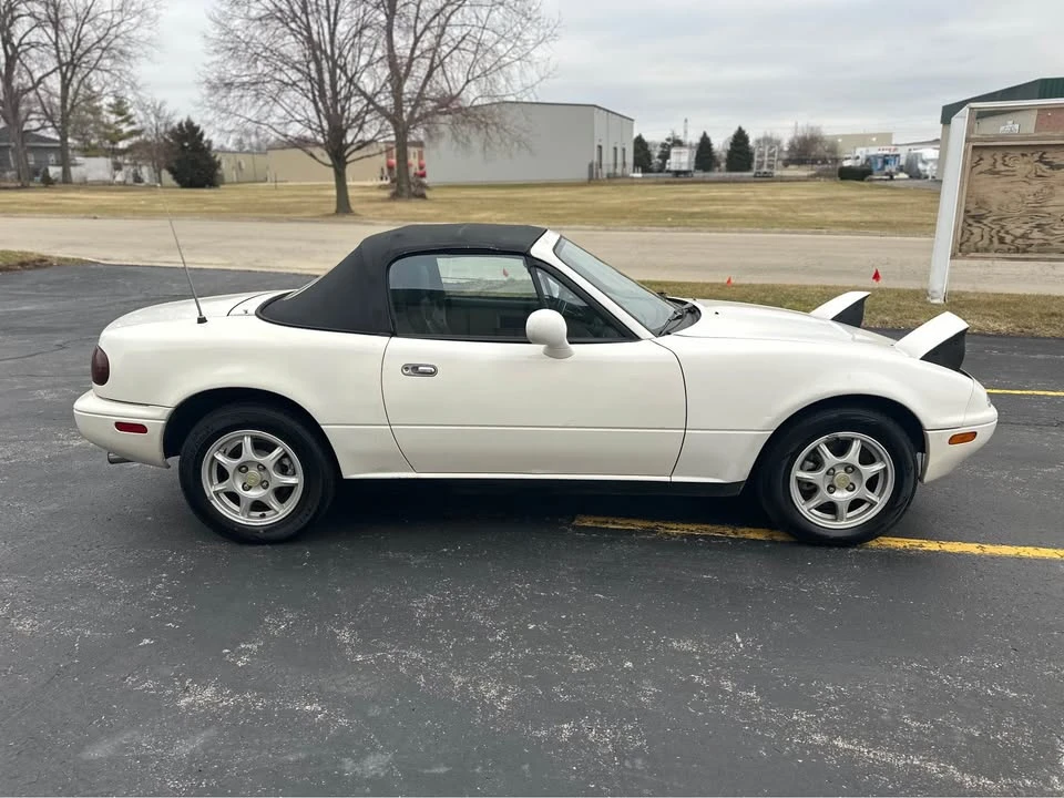1995 Mazda NA MX-5 Miata - Image 6 of 16