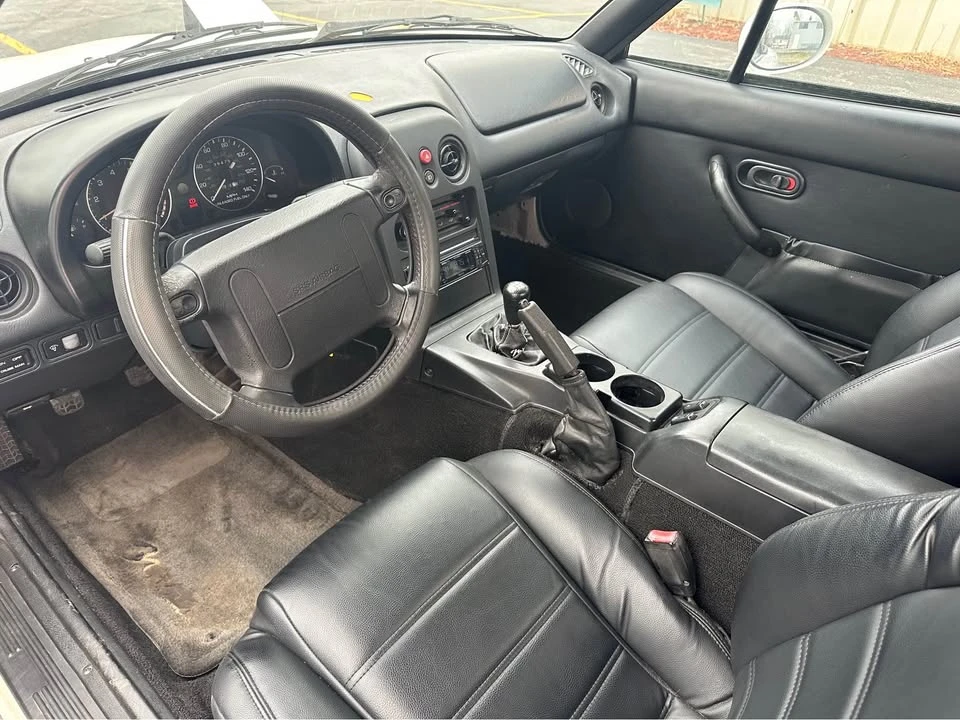 1995 Mazda NA MX-5 Miata - Image 8 of 16