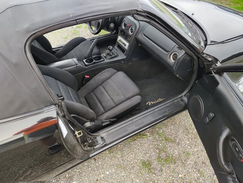1995 Mazda NA MX-5 Miata - Image 17 of 21