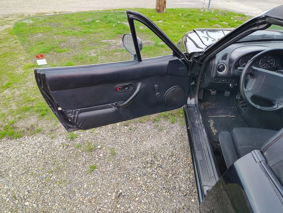 1995 Mazda NA MX-5 Miata - Image 16 of 21
