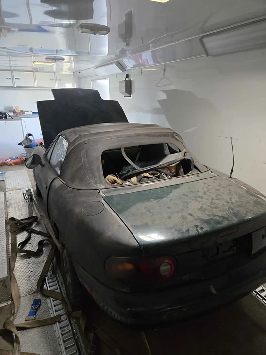1995 Mazda NA MX-5 Miata - Image 2 of 3