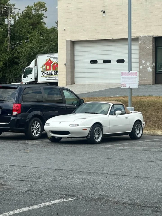 1995 Mazda NA MX-5 Miata - Image 5 of 13