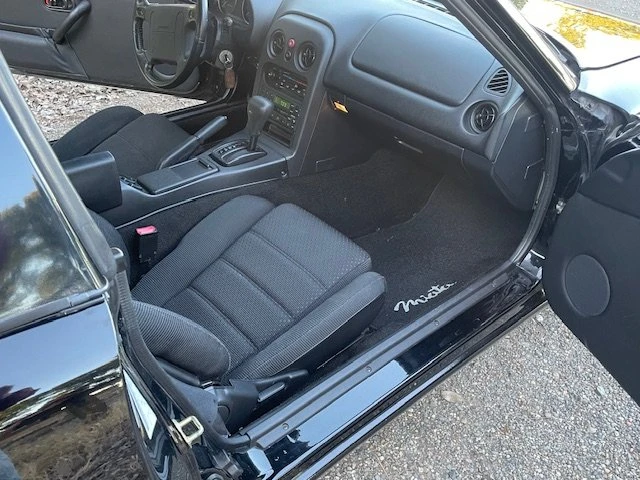 1995 Mazda NA MX-5 Miata - Image 9 of 12