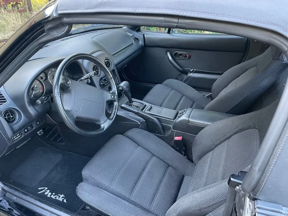 1995 Mazda NA MX-5 Miata - Image 6 of 12
