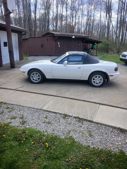 1995 Mazda NA MX-5 Miata - Image 2 of 10