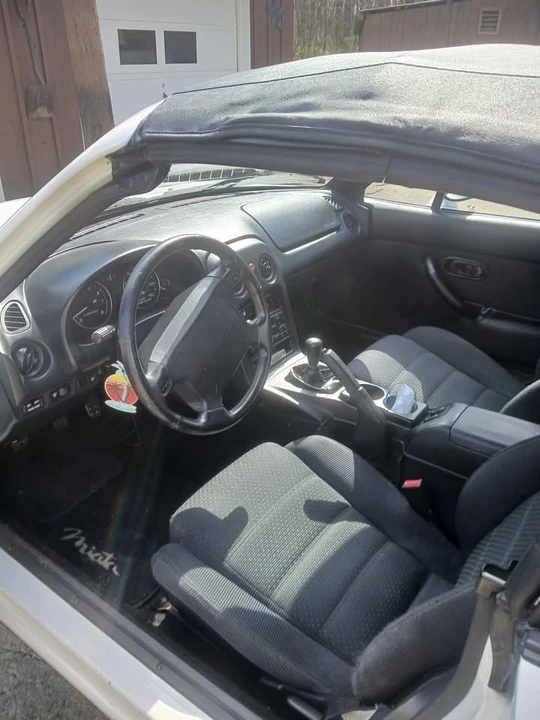 1995 Mazda NA MX-5 Miata - Image 8 of 10