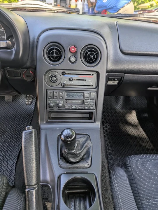 1995 Mazda NA MX-5 Miata - Image 11 of 13