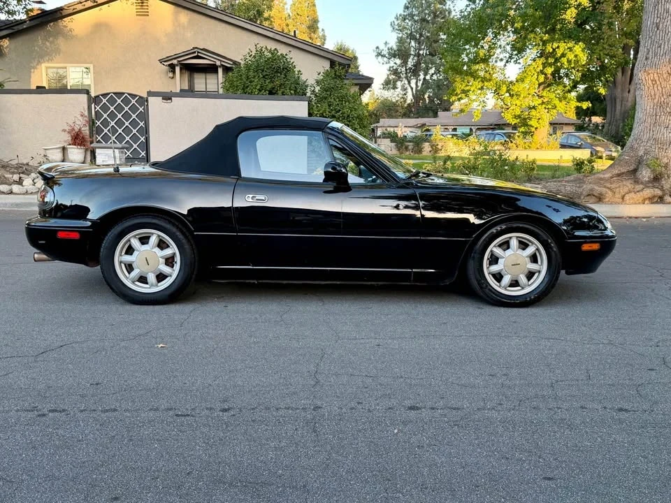 1995 Mazda NA MX-5 Miata - Image 2 of 11