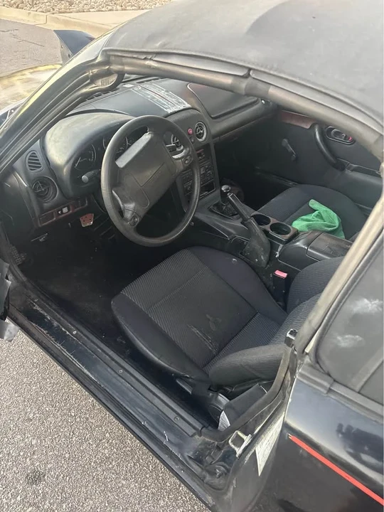 1995 Mazda NA MX-5 Miata - Image 9 of 17